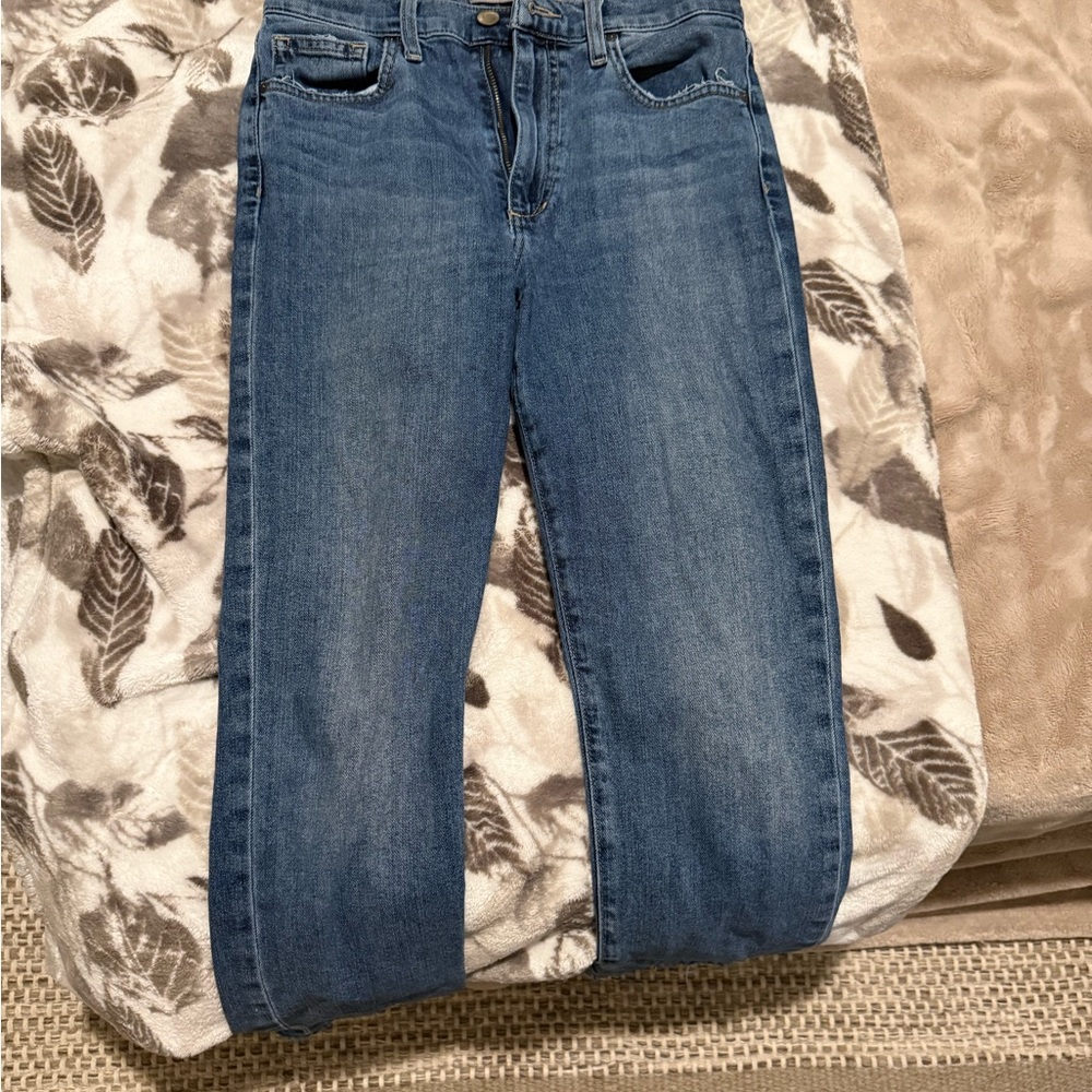 Joe's Jeans Women's Straight Leg in Classic Blue